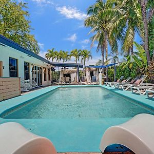 Large Gay Men'S 1 Bedroom W Gameroom Heated Pool Clothing Optional